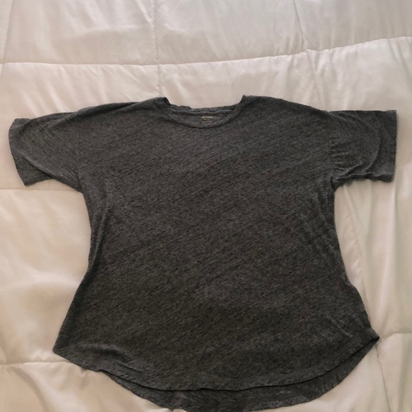 Madewell Tops - Madewell heather grey T-shirt with high low front
